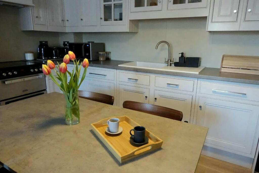 Stylish City-Centre Apartment With Balcony Liverpool Zewnętrze zdjęcie